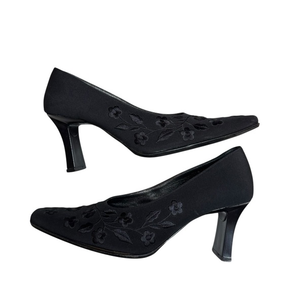 Versani Black Satin Floral Embroidered Heels Made in Italy 3” Heel Vintage Pumps - Picture 5 of 7